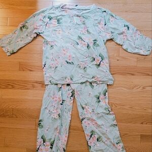 Pajamas set cute flowers